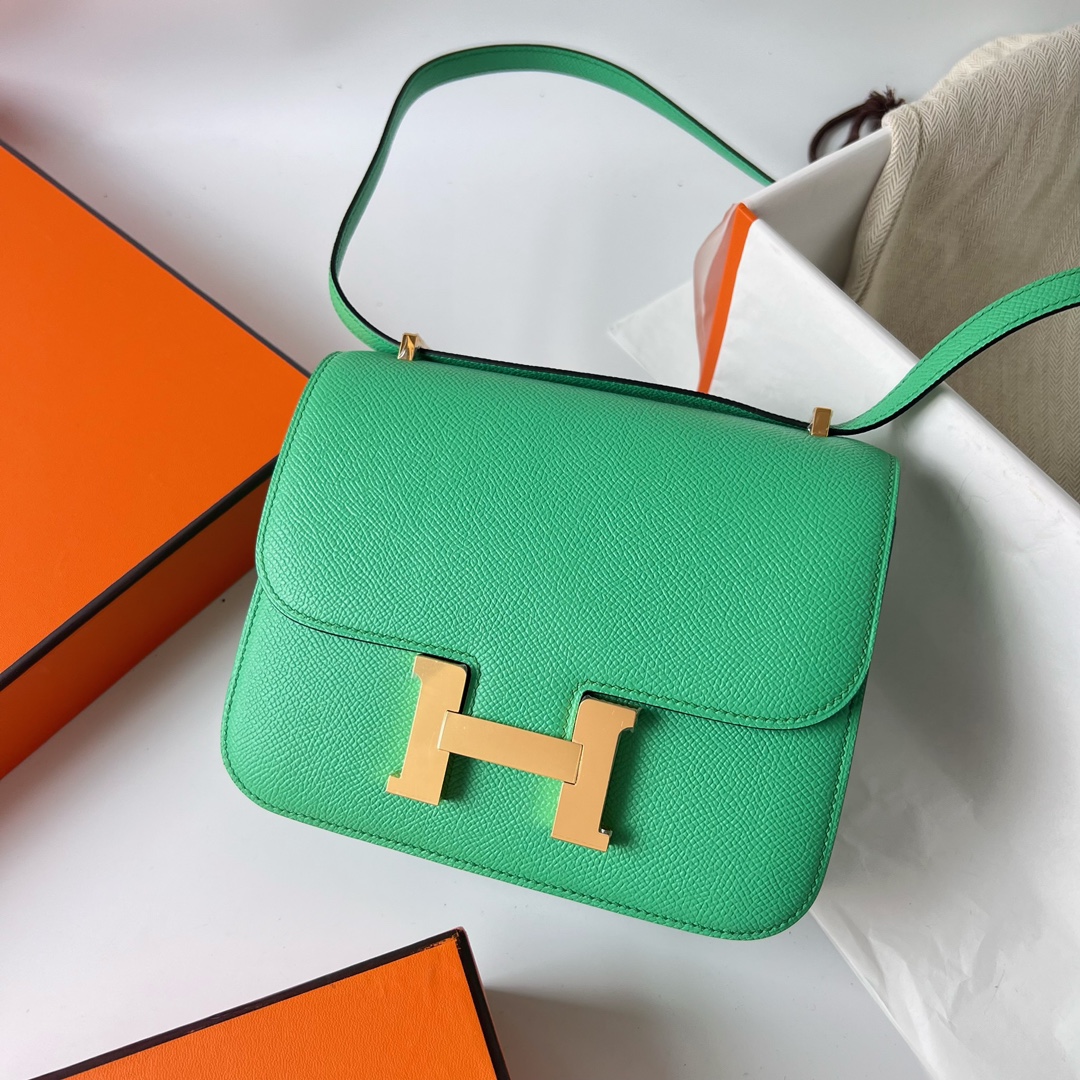 Hermes Constance 24cm Shoulder Bag In Green Epsom Leather